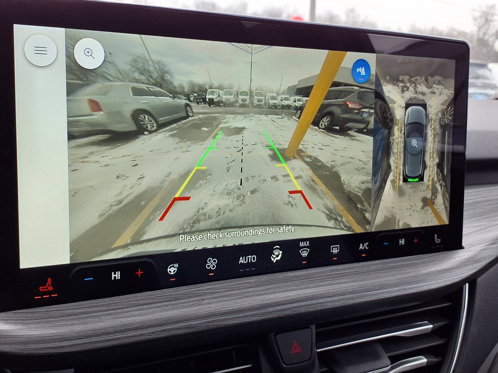 Used 2024 Ford Escape SE w/ PHEV Premium Package image 8