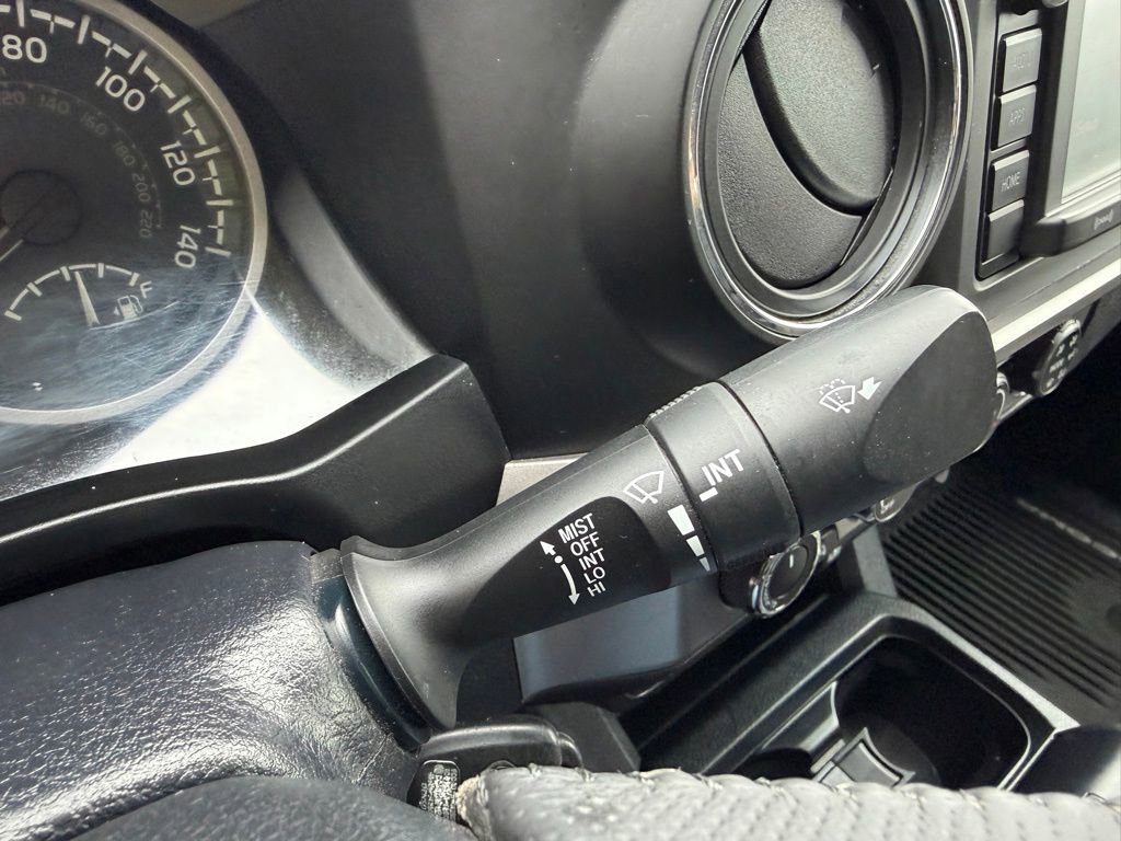 Used 2019 Toyota Tacoma SR5 AWD/4WD image 27