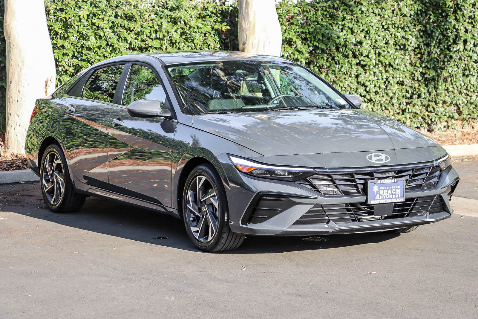 Certified 2025 Hyundai Elantra SEL FWD image 3