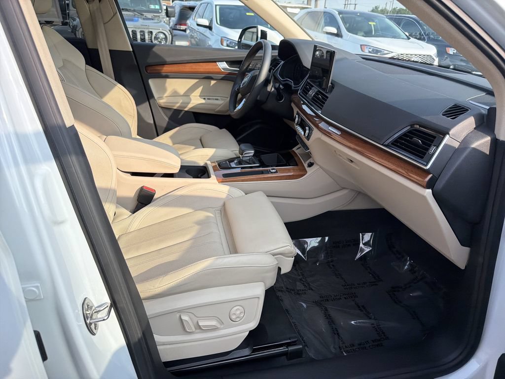 Used 2023 Audi Q5 Premium Plus w/ Premium Plus Package AWD/4WD image 15