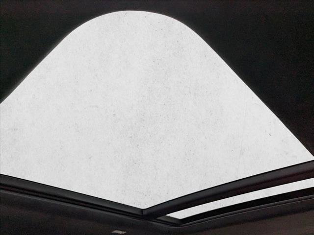 New 2026 Land Rover Defender 130 V8 image 5