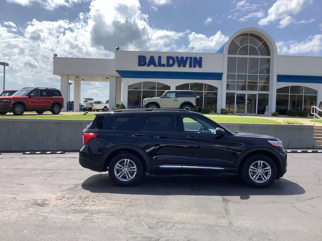 Used 2022 Ford Explorer XLT image 8