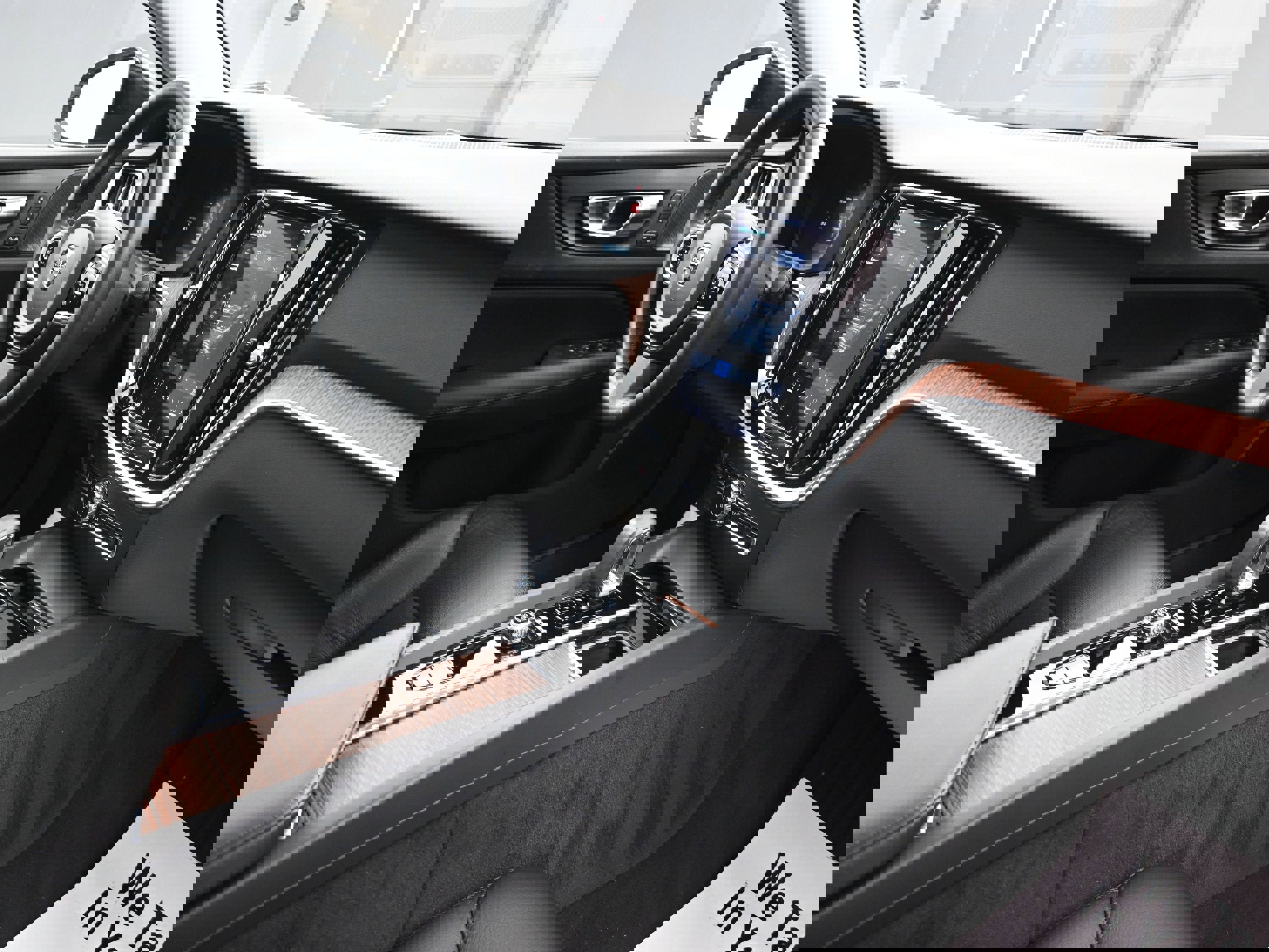 Used 2023 Volvo S60 B5 Plus w/ Climate Package image 31