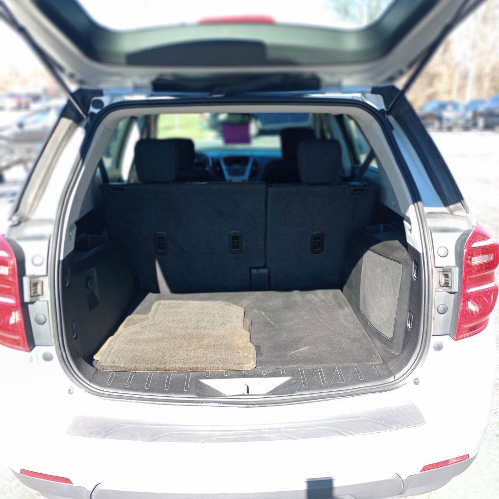 Used 2017 Chevrolet Equinox LS image 17