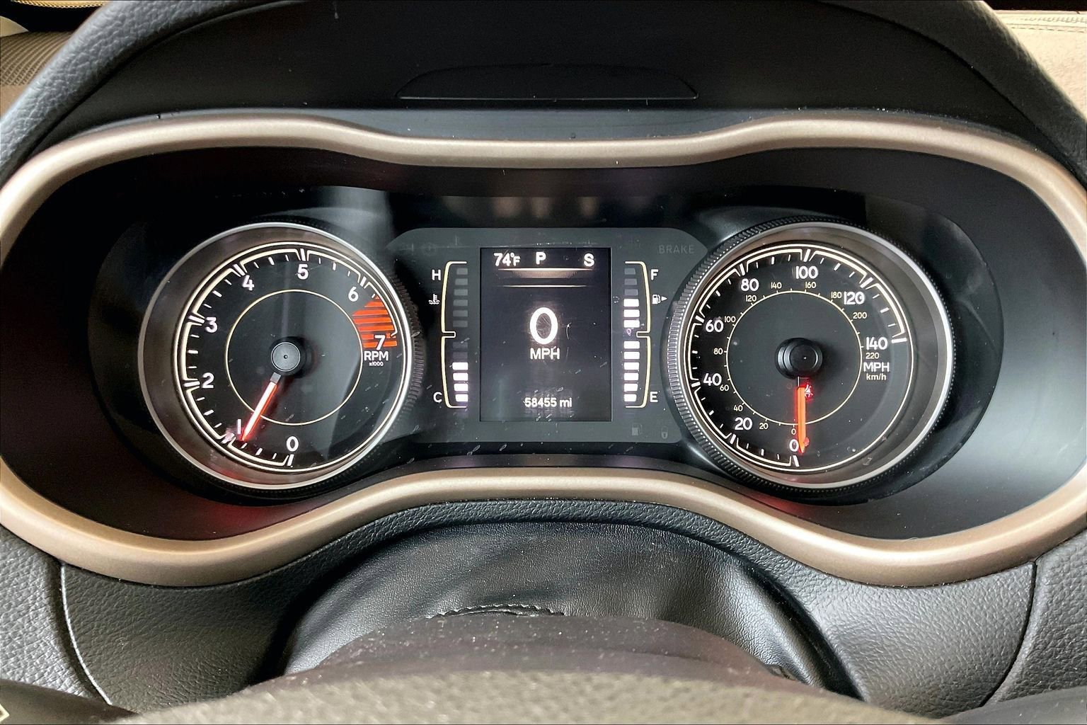 Used 2017 Jeep Cherokee Latitude w/ Safety/Convenience Group FWD image 12
