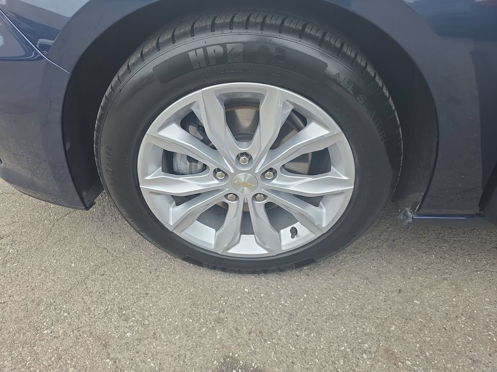 Used 2022 Chevrolet Malibu LT FWD image 25