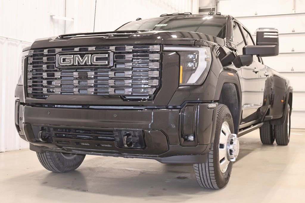 Used 2026 GMC Sierra 3500 Denali Ultimate image 5