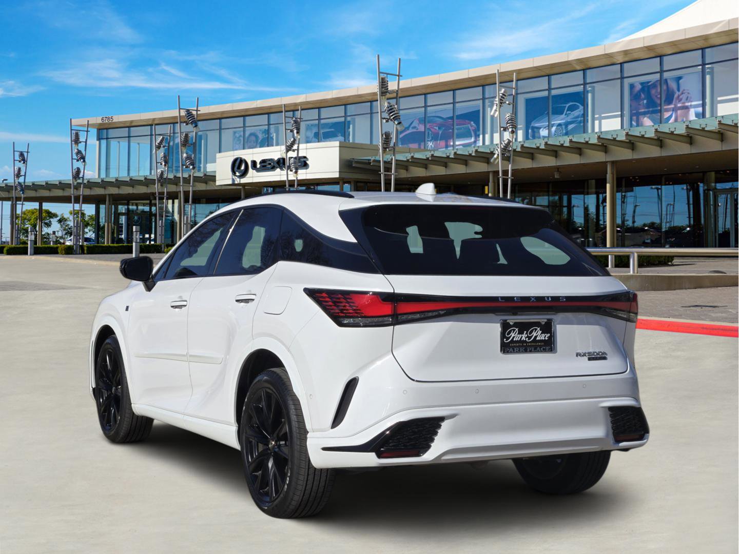 Used 2023 Lexus RX 500h F Sport image 4