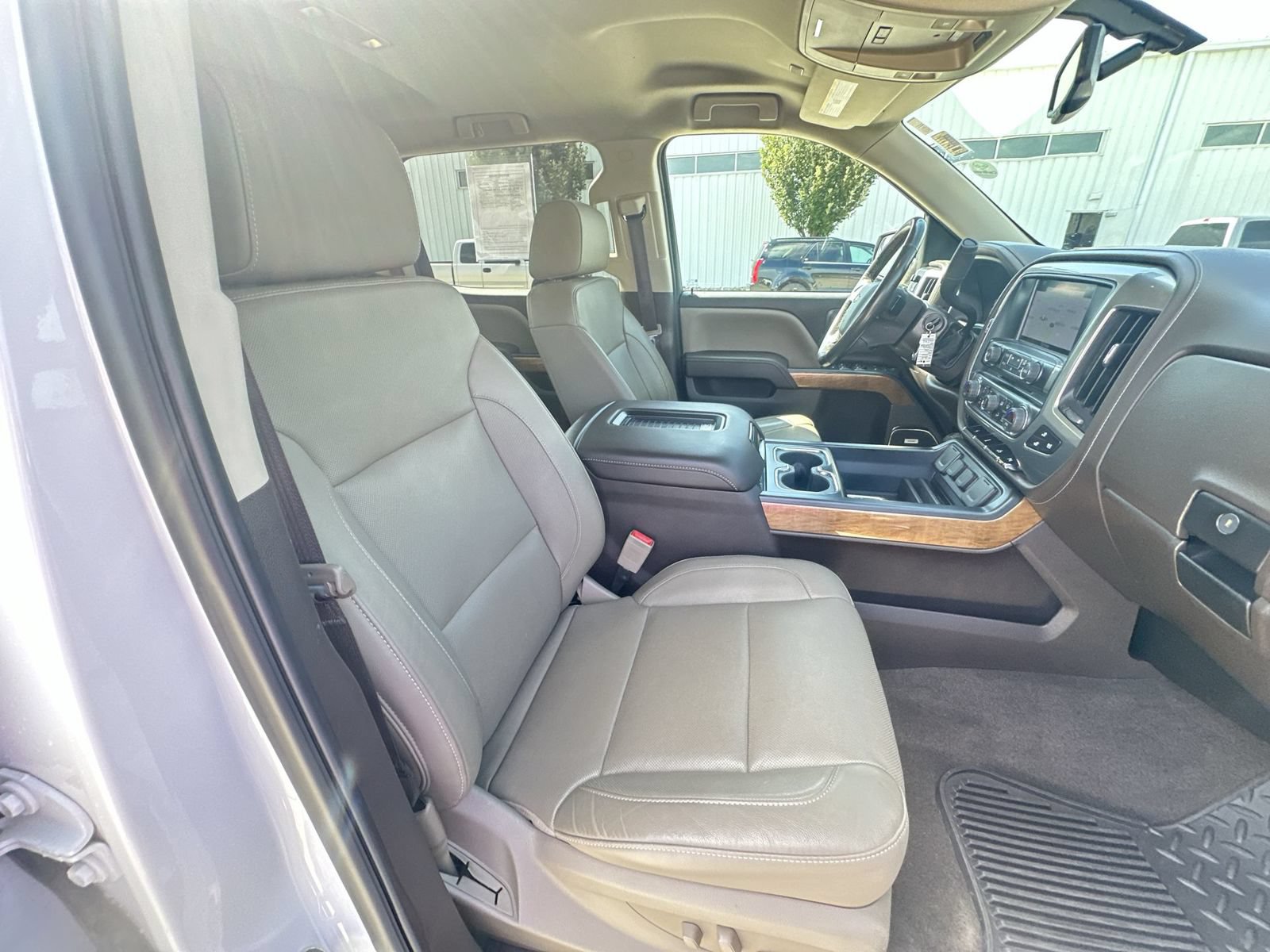 Certified 2018 Chevrolet Silverado 1500 LTZ w/ Sport Package AWD/4WD image 27