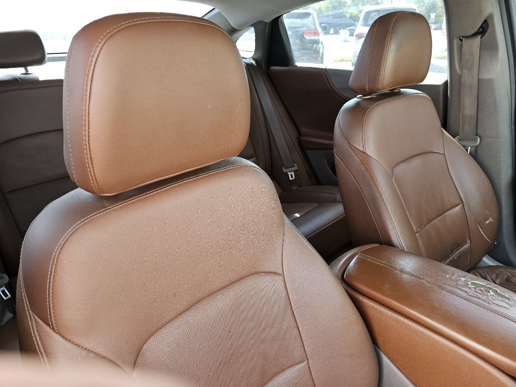 Used 2016 Chevrolet Malibu Premier w/ Driver Confidence Package II FWD image 38