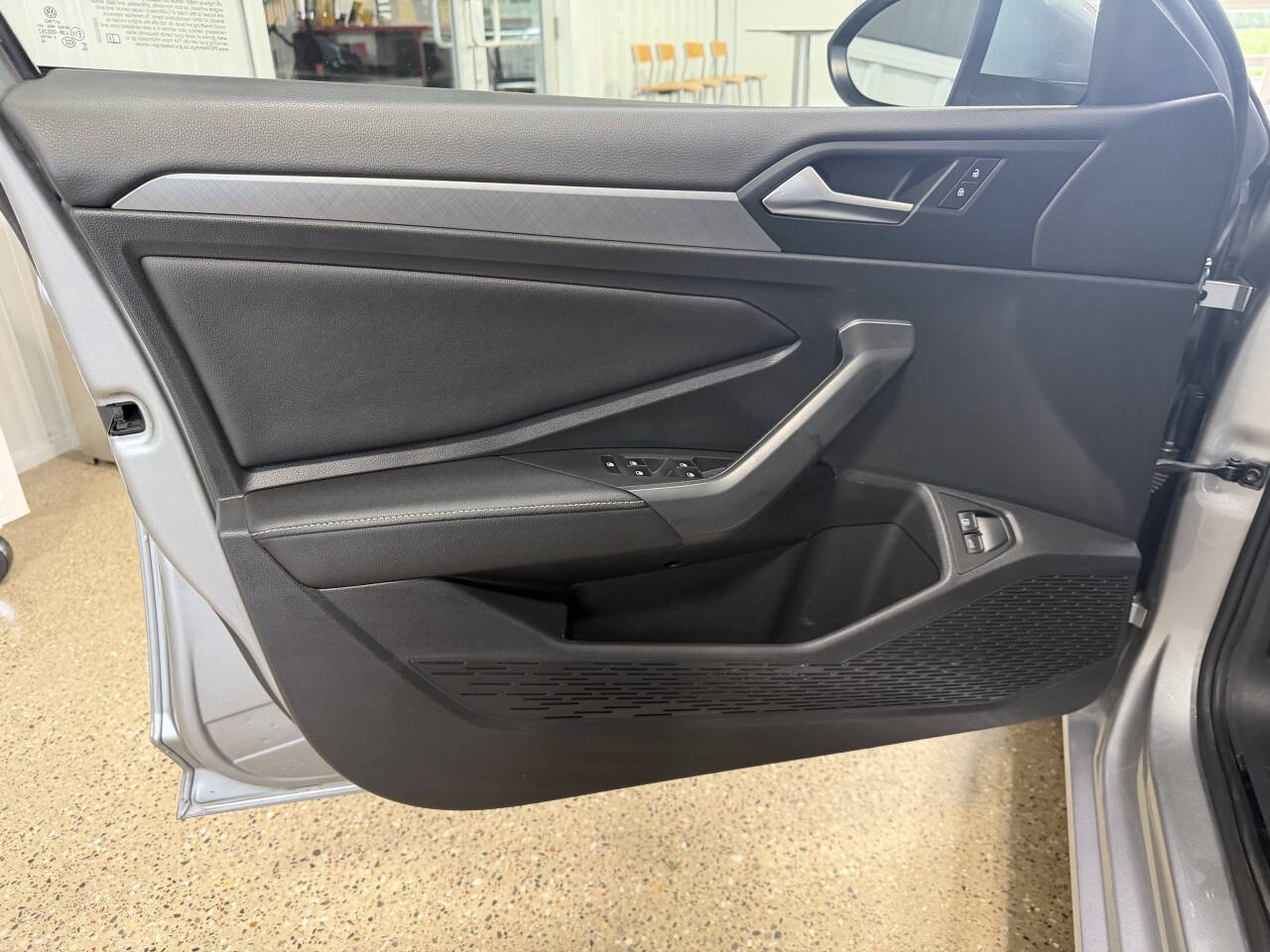 Used 2022 Volkswagen Jetta SE FWD image 19