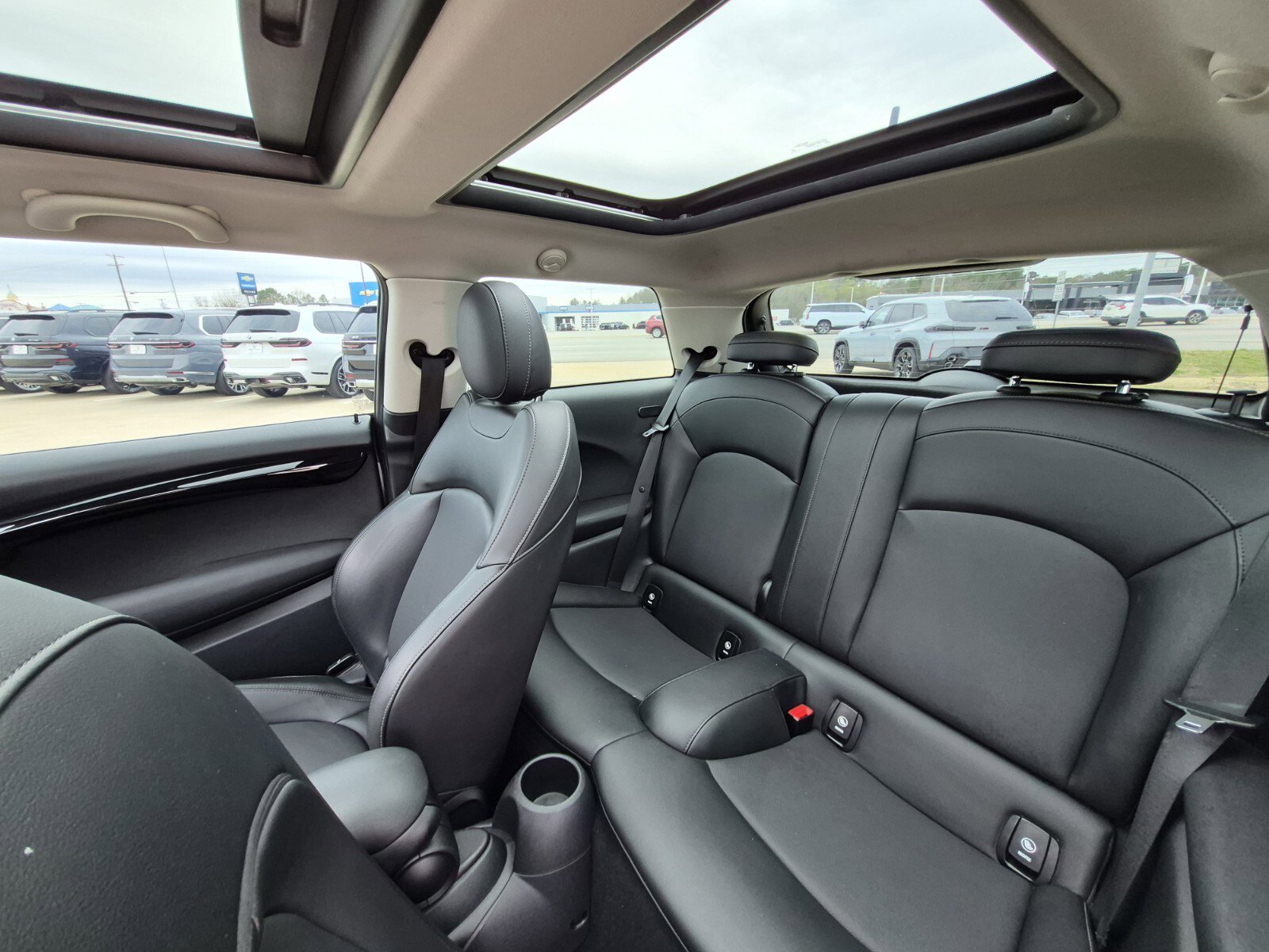 Used 2020 MINI Cooper S w/ Premium Package image 24