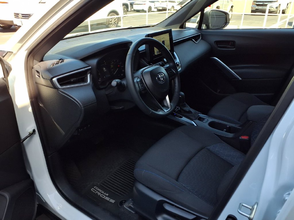 Certified 2024 Toyota Corolla Cross AWD Hybrid w/ Moonroof Package image 17