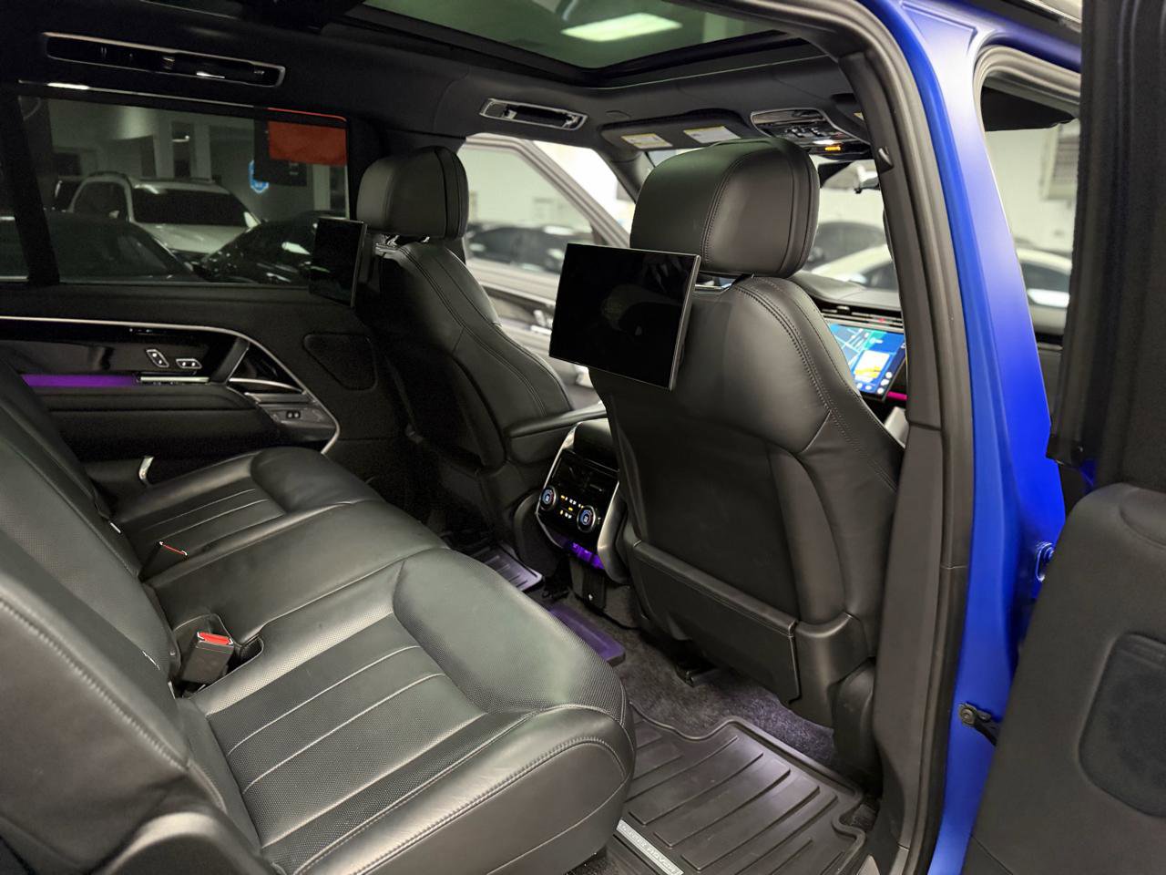 Used 2023 Land Rover Range Rover Long Wheelbase Autobiography image 40