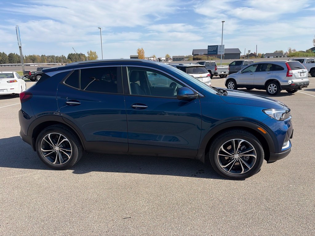 Used 2021 Buick Encore GX Select FWD image 2