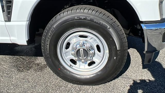 New 2026 Ford F250 XL w/ XL Chrome Package image 10