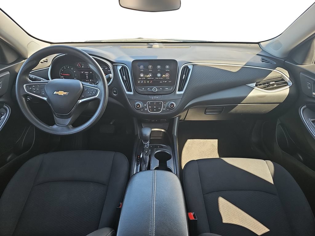 Used 2025 Chevrolet Malibu LT FWD image 9
