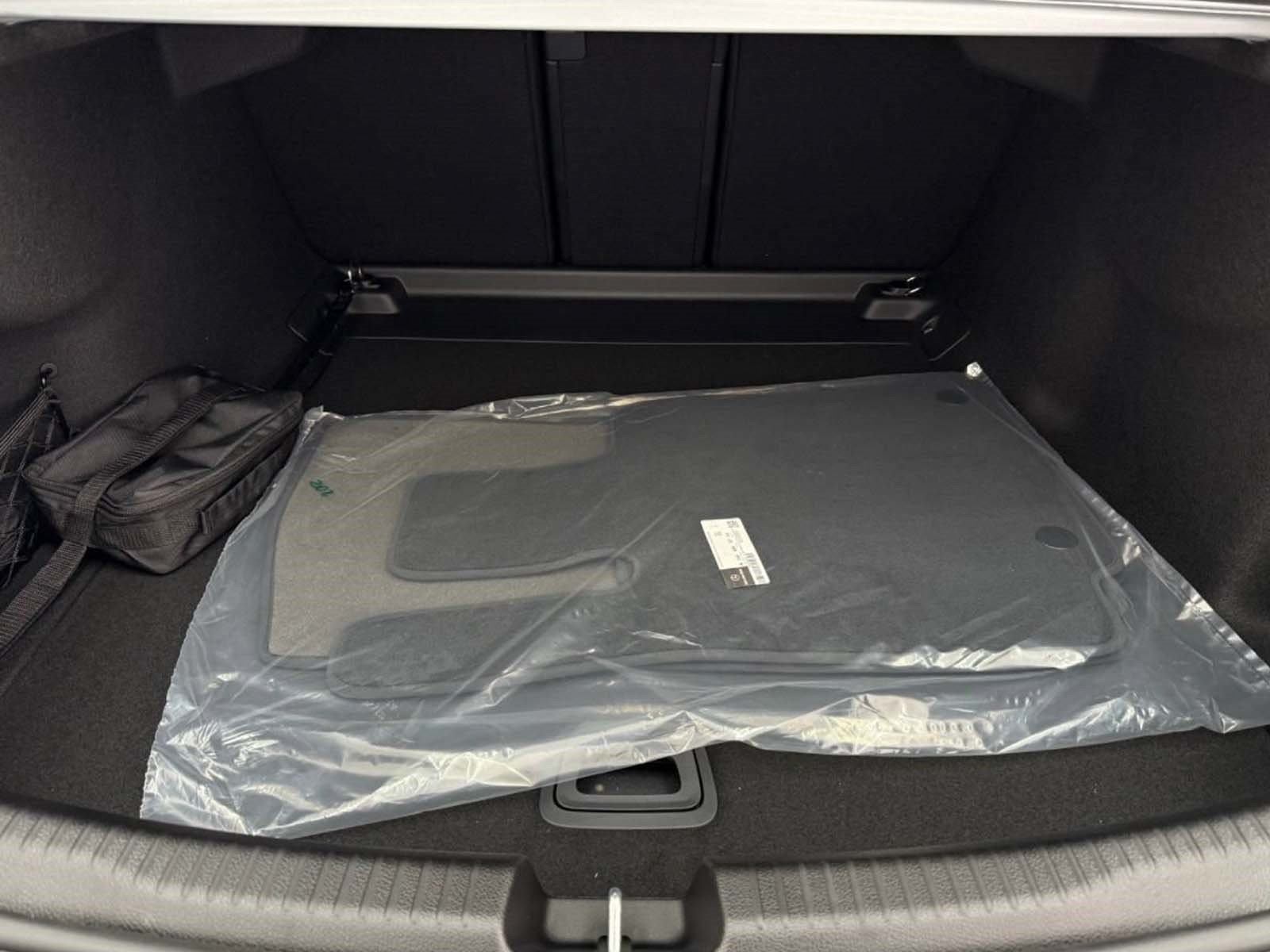 New 2026 Mercedes-Benz C 300 Sedan image 22