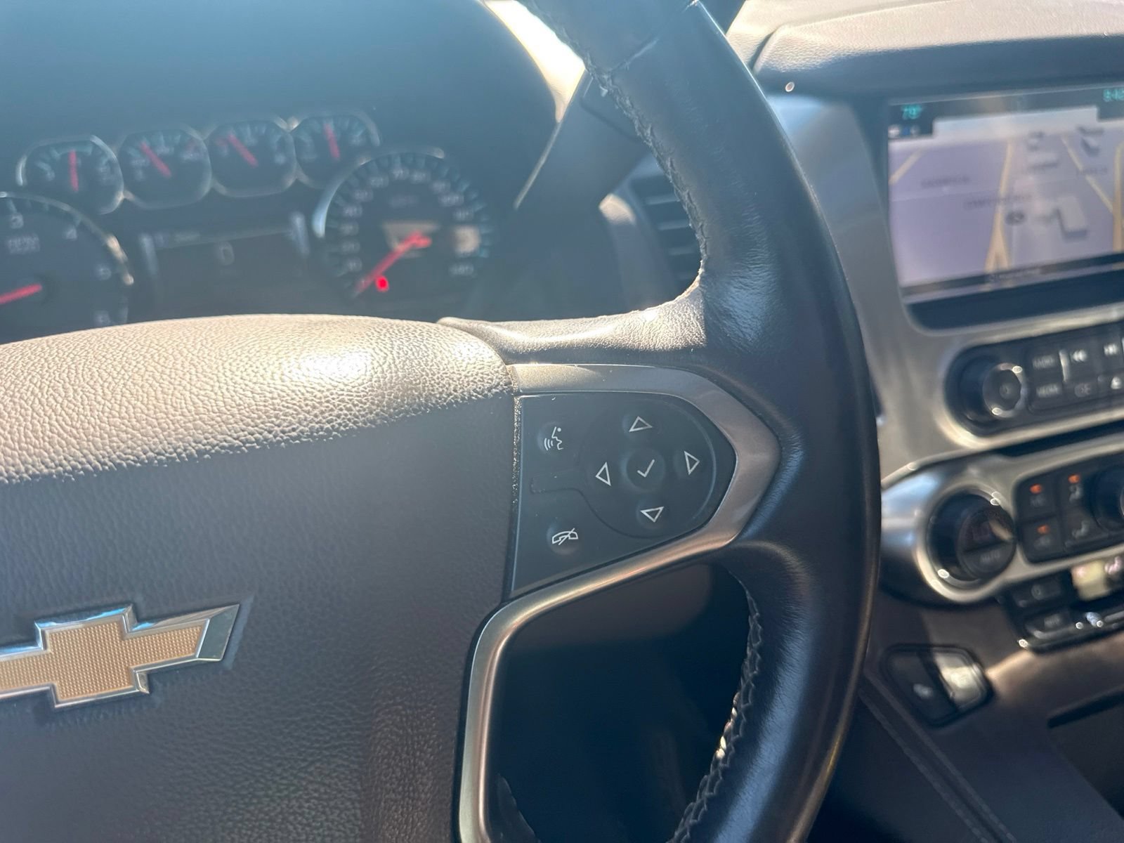 Used 2019 Chevrolet Tahoe LT w/ Luxury Package AWD/4WD image 37