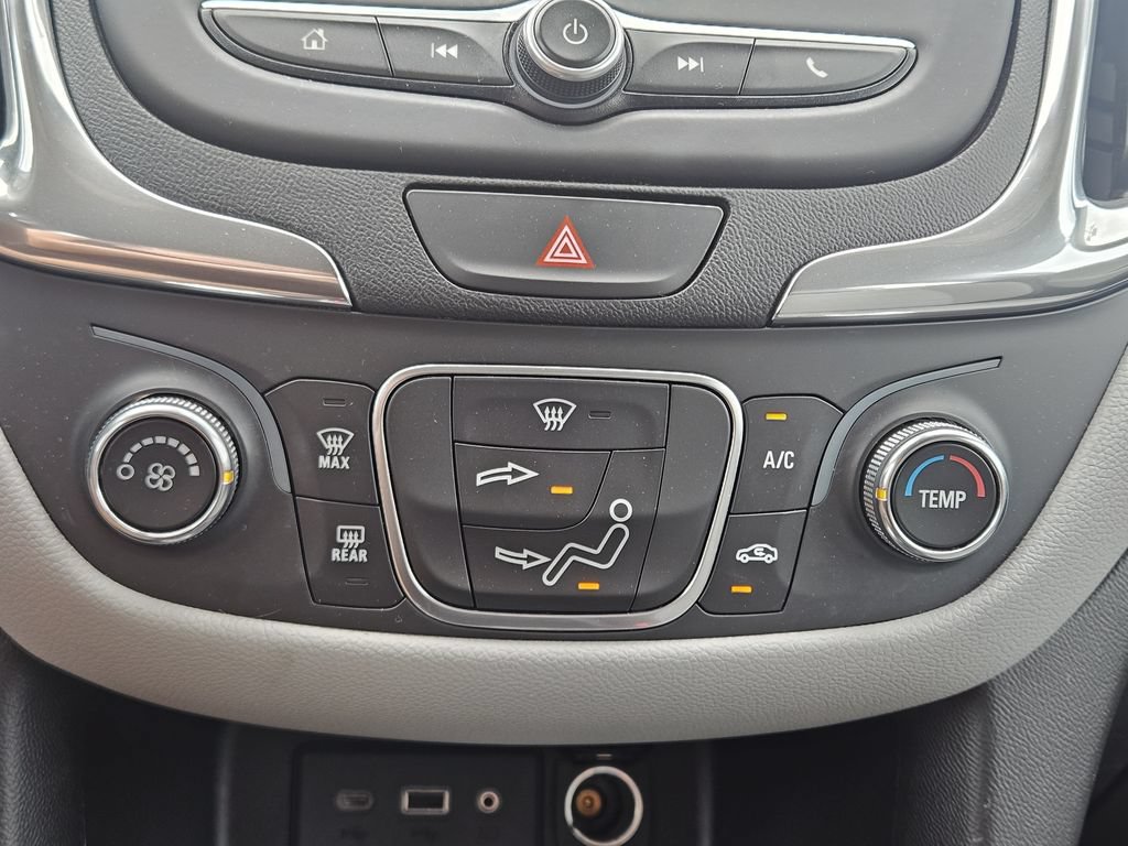 Used 2020 Chevrolet Equinox LS w/ LS Convenience Package FWD image 18