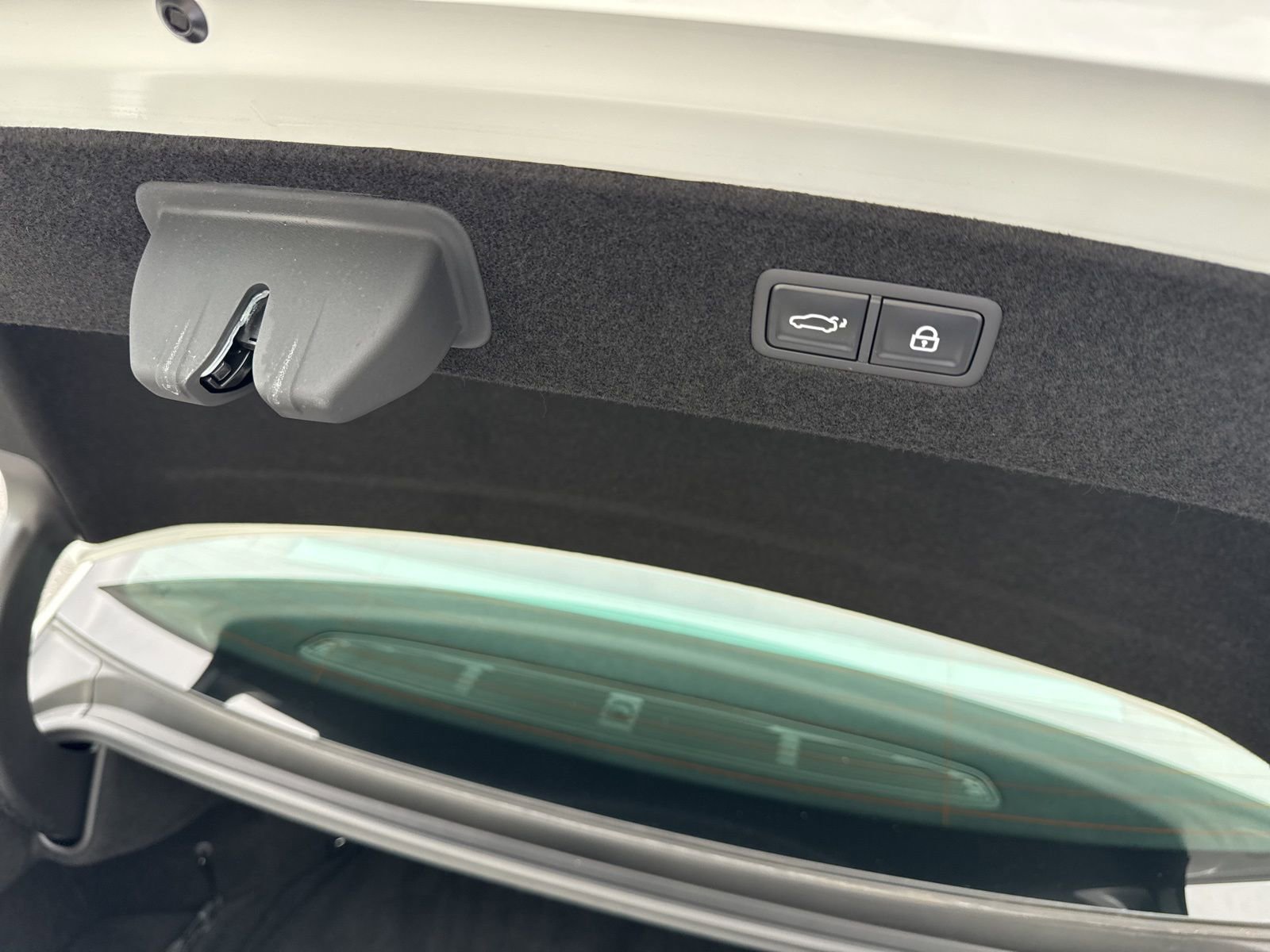 Used 2025 Genesis G90 3.5T image 9