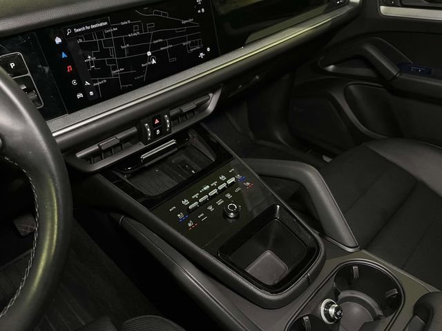 Certified 2024 Porsche Cayenne image 2