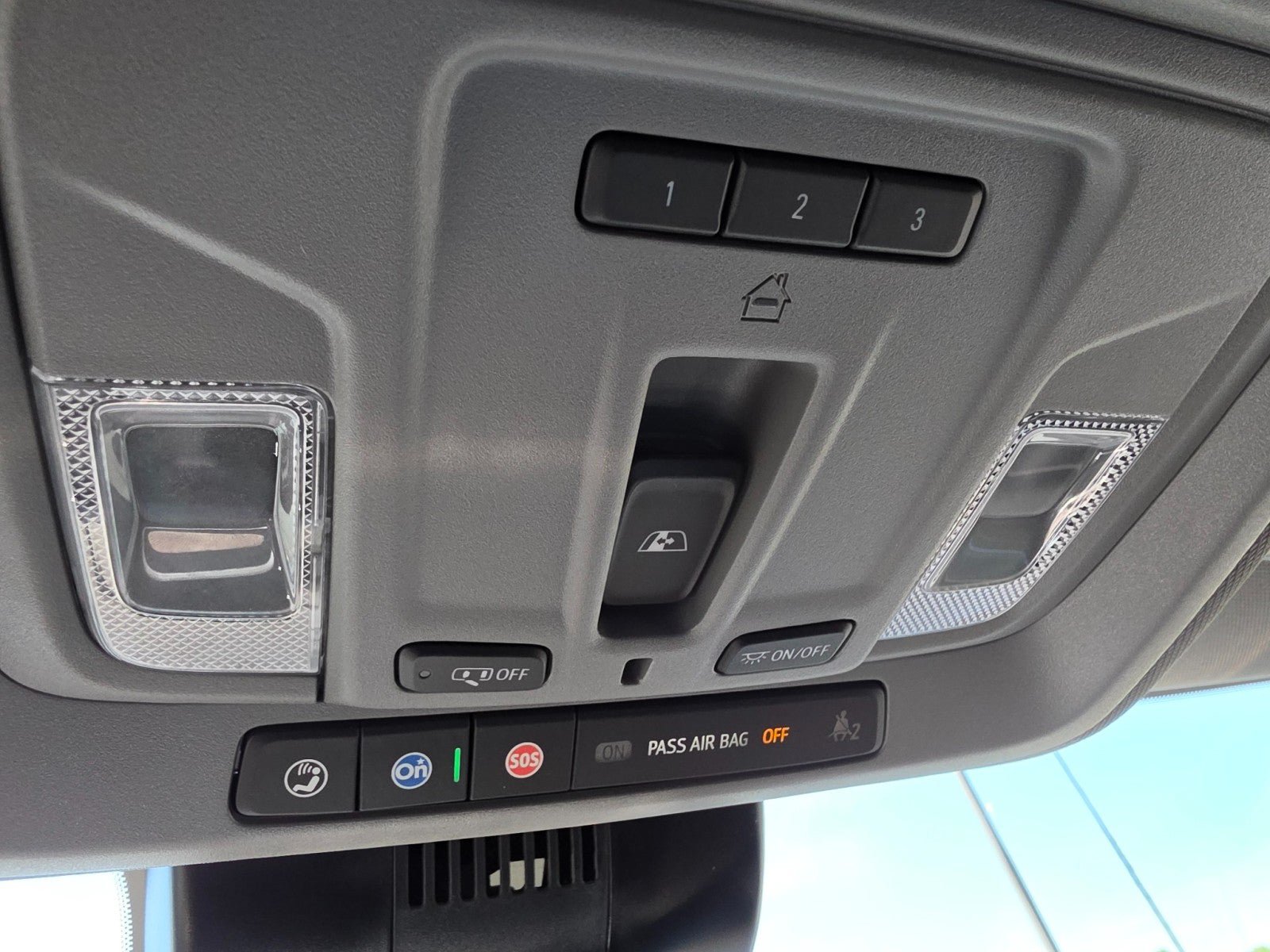 Used 2024 Chevrolet Silverado 1500 LTZ AWD/4WD image 51