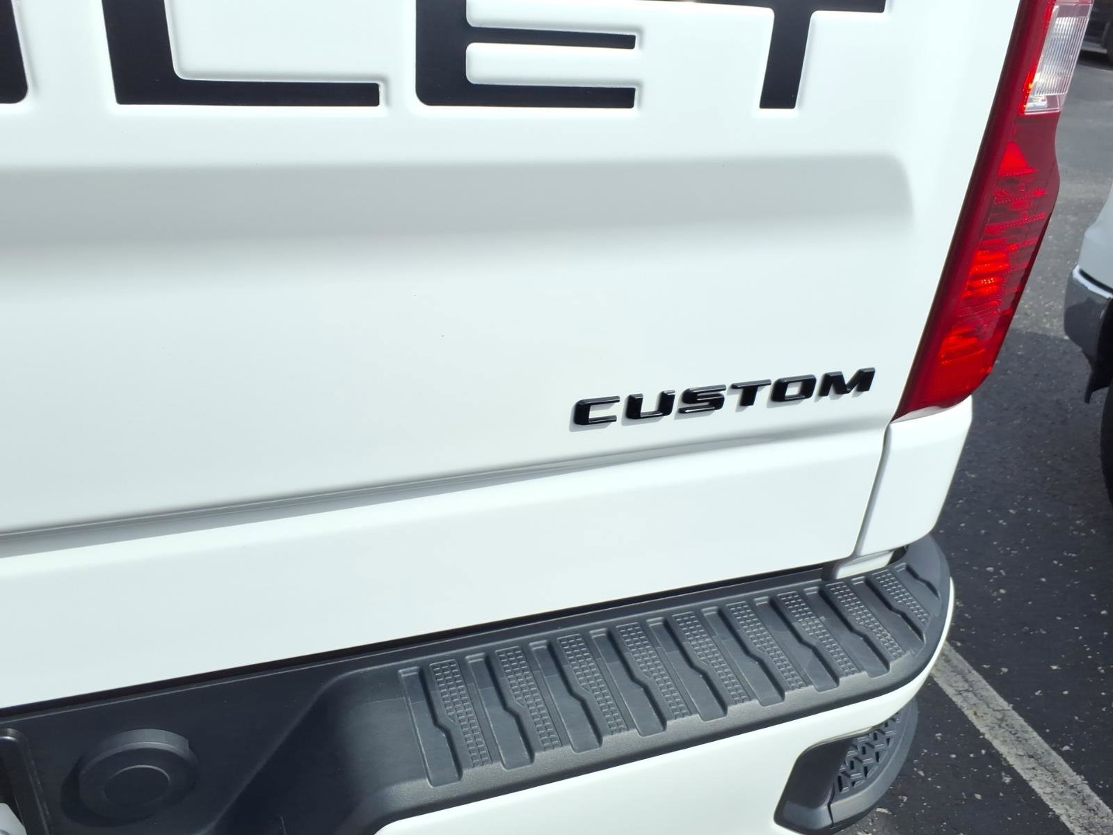 Used 2023 Chevrolet Silverado 1500 Custom w/ LPO, Dark Essentials Package AWD/4WD image 5