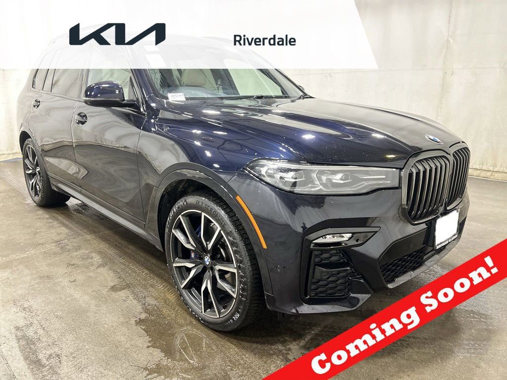 Used 2022 BMW X7 xDrive40i w/ M Sport Package image 1