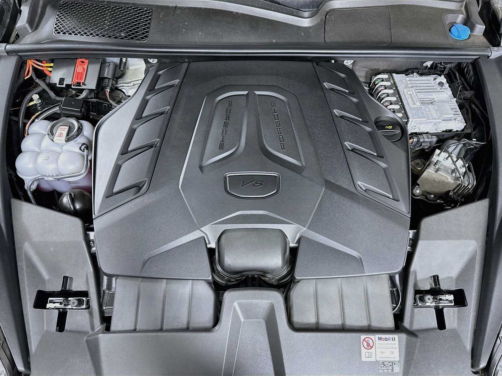 Certified 2024 Porsche Cayenne Turbo GT AWD/4WD image 31