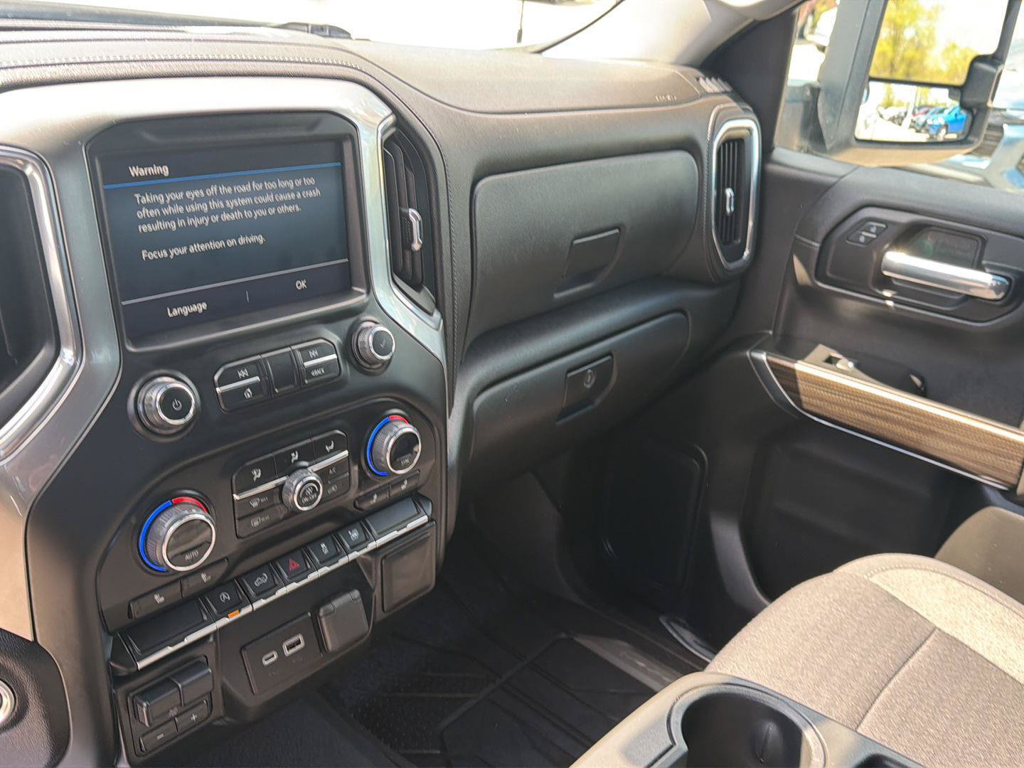 Used 2022 Chevrolet Silverado 1500 RST w/ Bed Protection Package AWD/4WD image 14