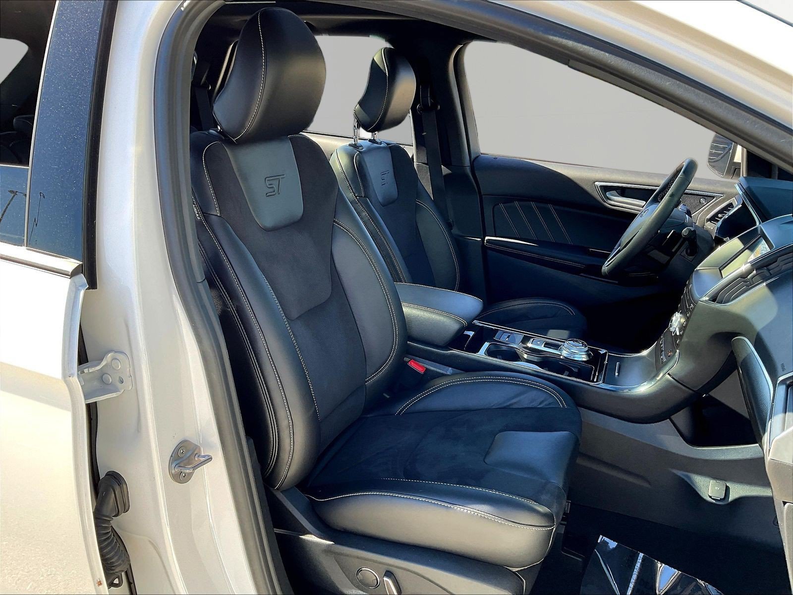 Used 2019 Ford Edge ST w/ Convenience Package AWD/4WD image 29