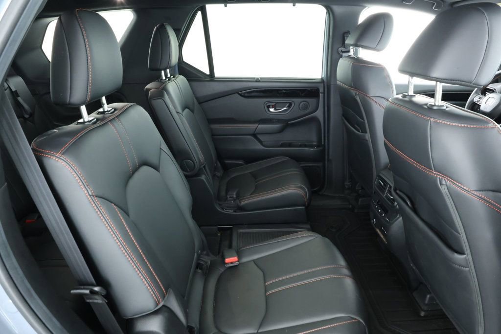 Used 2025 Honda Pilot TrailSport image 22
