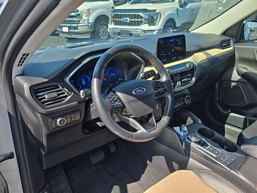Used 2021 Ford Escape Titanium w/ Titanium Elite Package AWD/4WD image 12