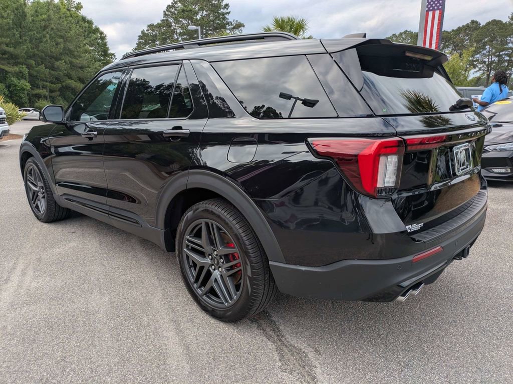 Used 2025 Ford Explorer ST AWD/4WD image 6