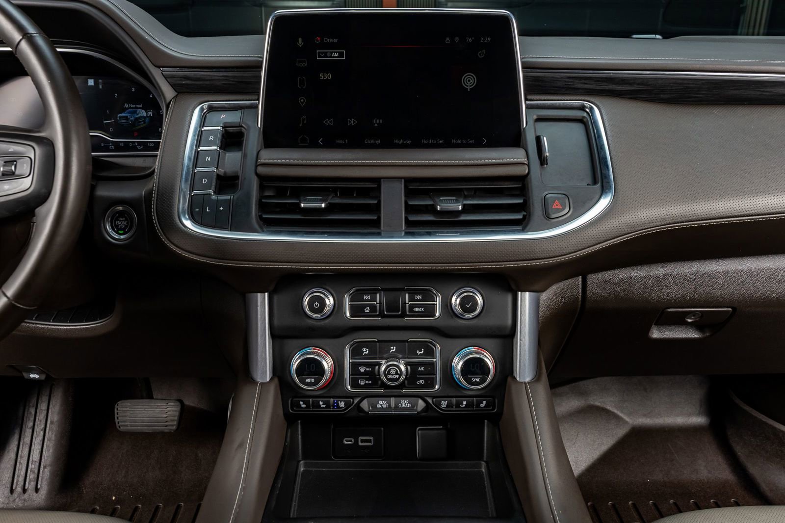 Used 2023 GMC Yukon XL SLT w/ SLT Premium Package AWD/4WD image 24