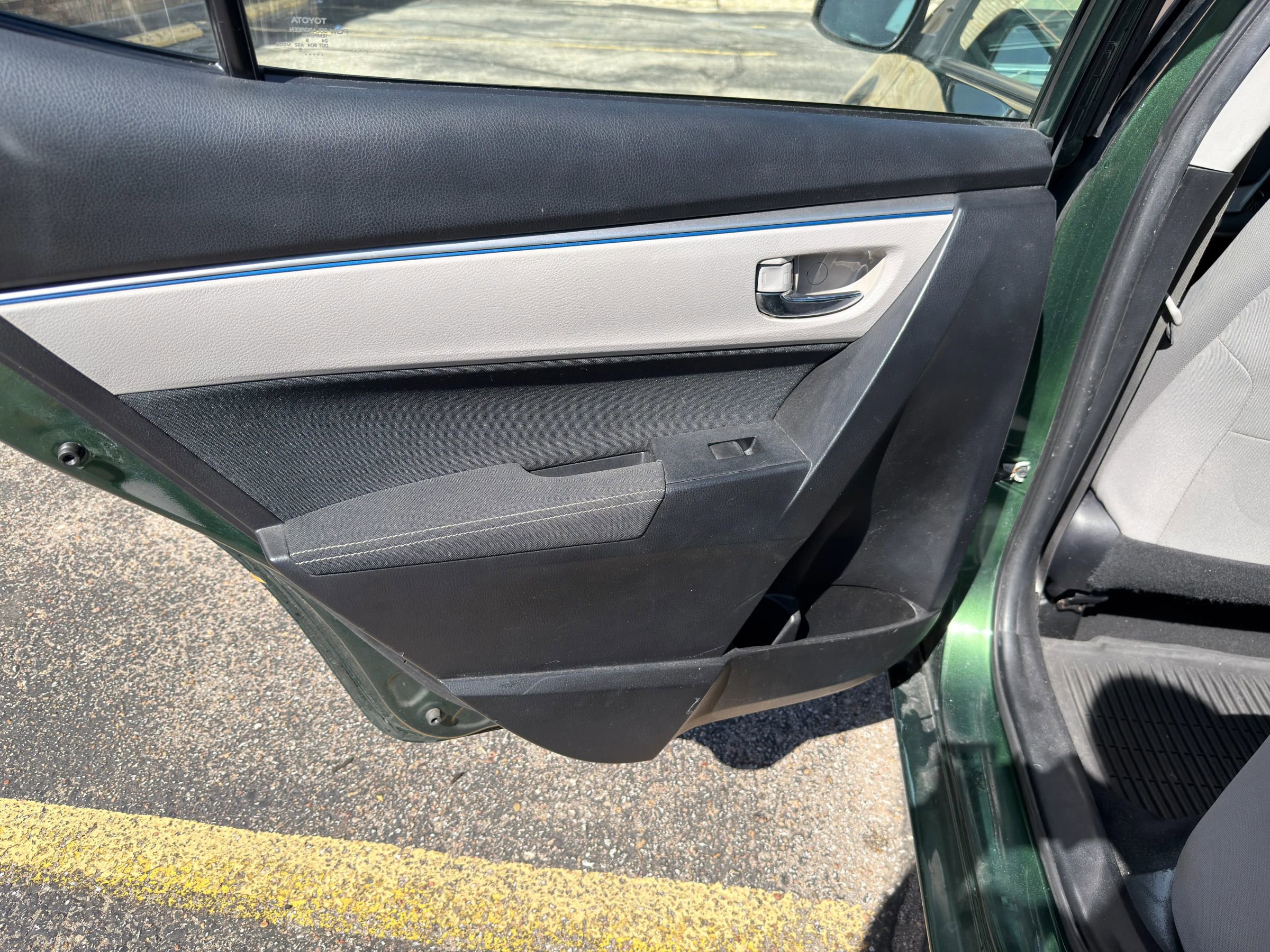 Used 2016 Toyota Corolla LE FWD image 24