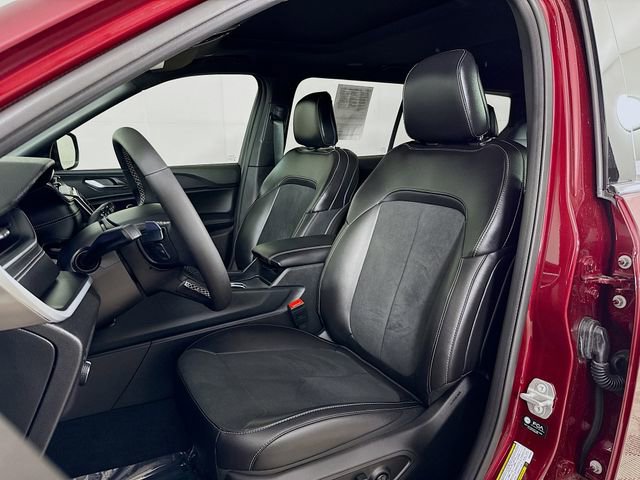 Used 2025 Jeep Grand Cherokee L Altitude image 20