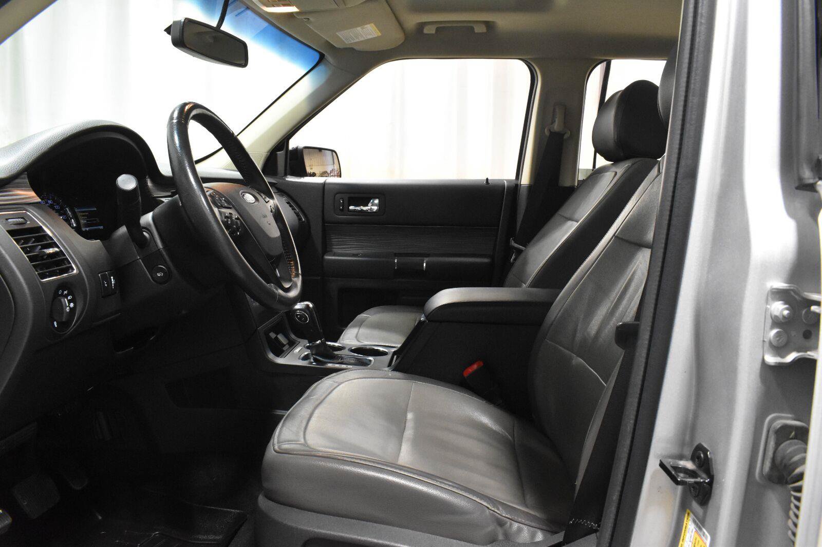 Used 2019 Ford Flex SEL w/ Equipment Group 202A AWD/4WD image 3