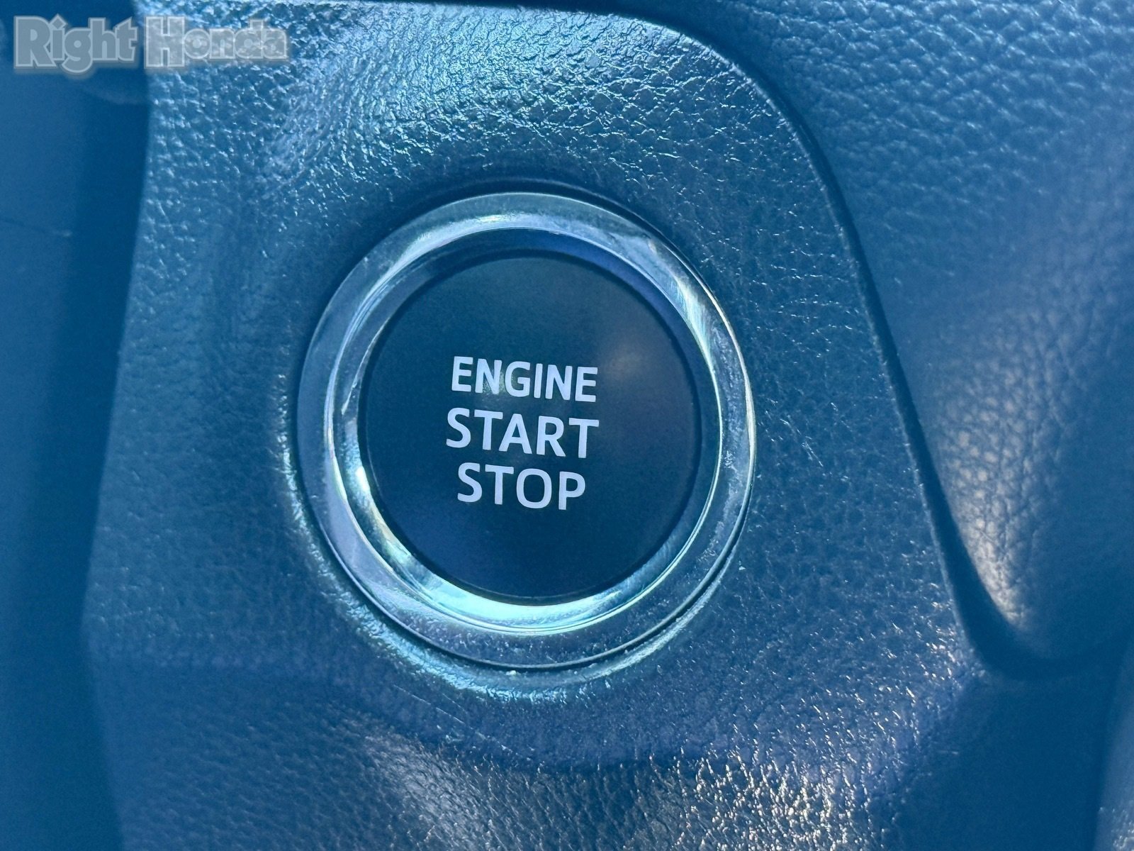 Used 2025 Toyota RAV4 XLE image 25