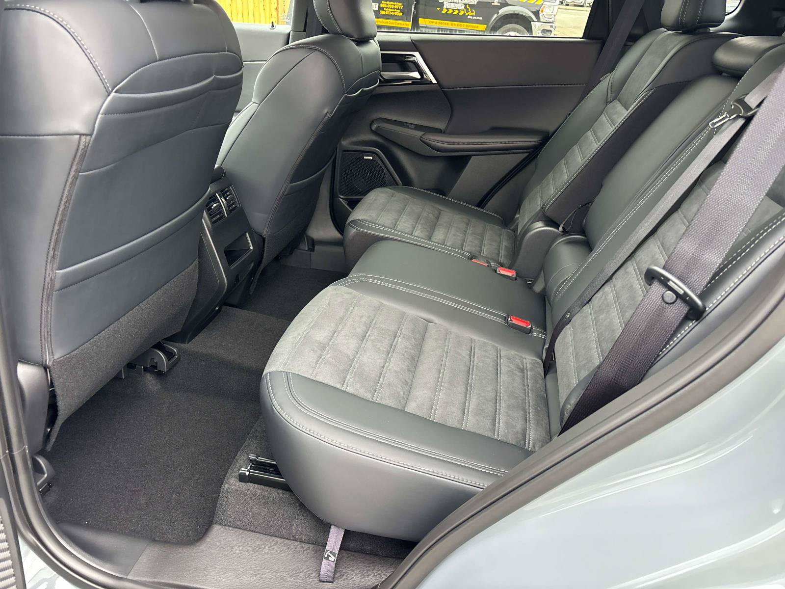 New 2026 Mitsubishi Outlander SE AWD/4WD image 6
