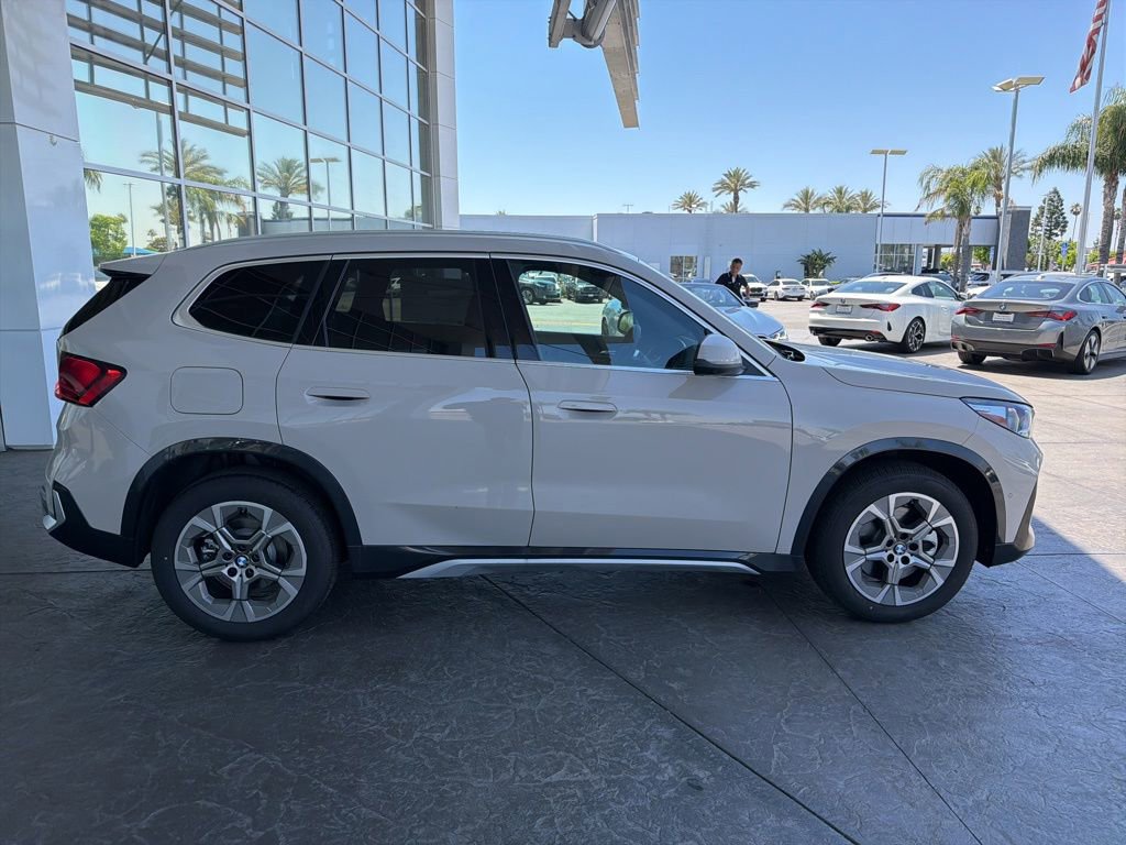 New 2026 BMW X1 xDrive28i w/ Technology Package AWD/4WD image 3