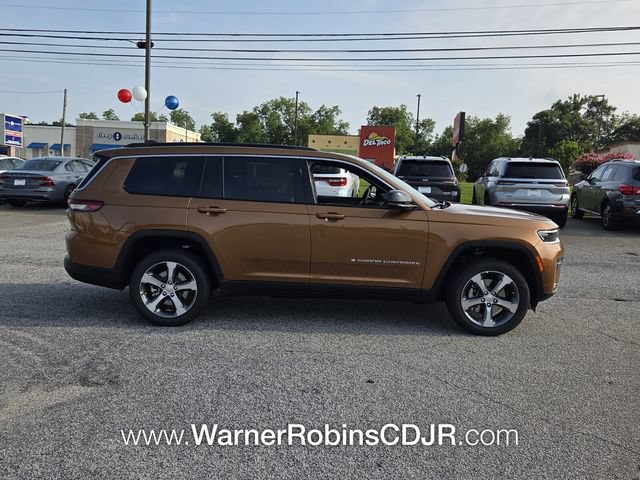 New 2026 Jeep Grand Cherokee L Limited RWD image 16
