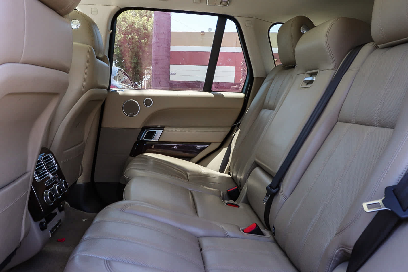Used 2015 Land Rover Range Rover Supercharged AWD/4WD image 20