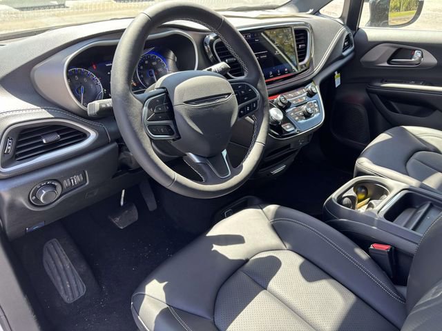 New 2027 Chrysler Pacifica Select FWD image 15