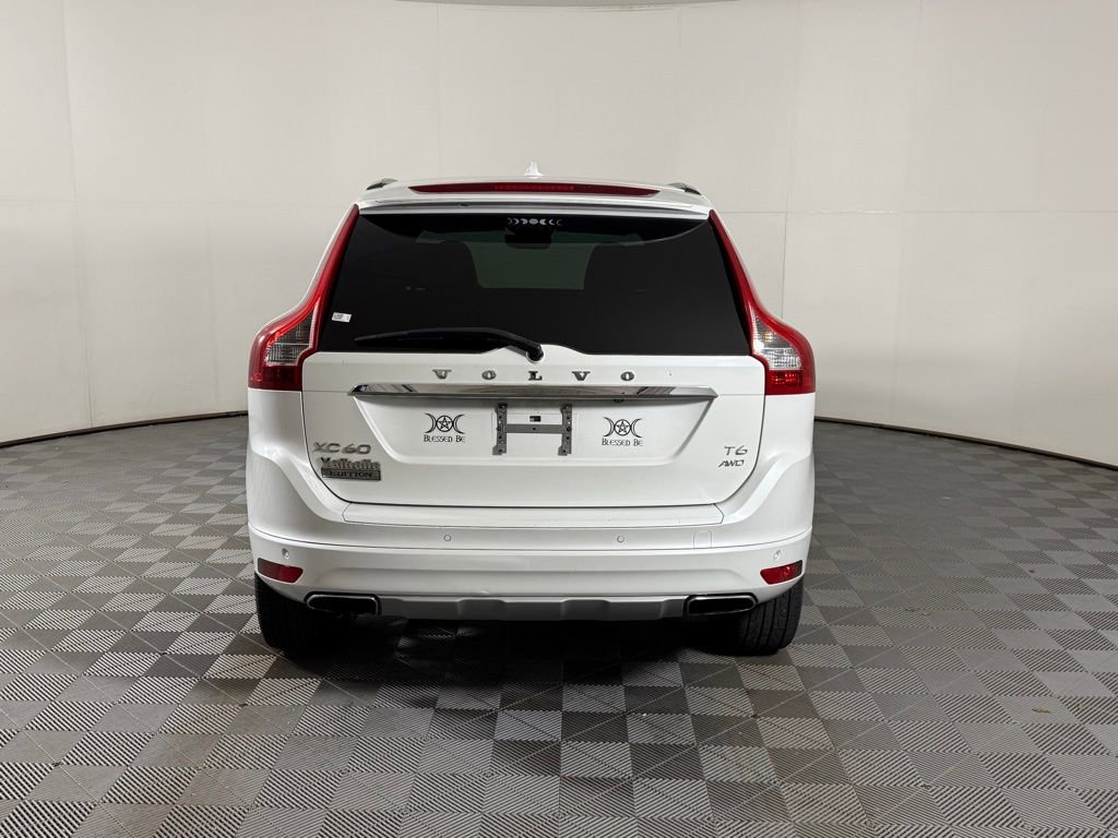 Used 2016 Volvo XC60 T6 w/ Proximity Package AWD/4WD image 10