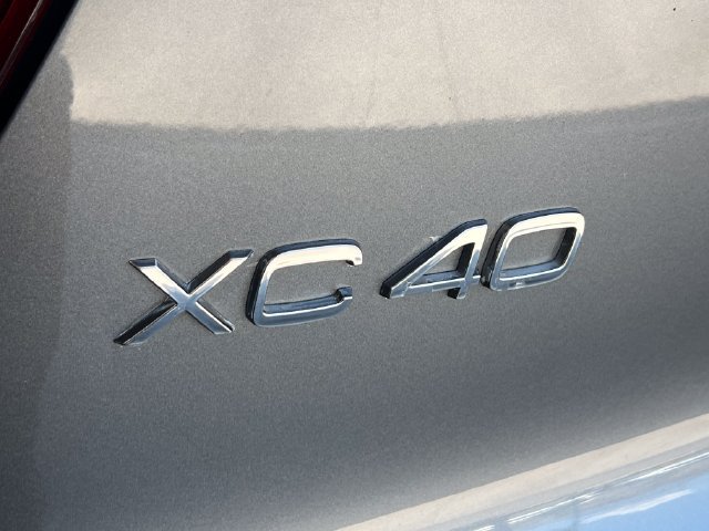 Used 2019 Volvo XC40 T5 Momentum AWD/4WD image 22