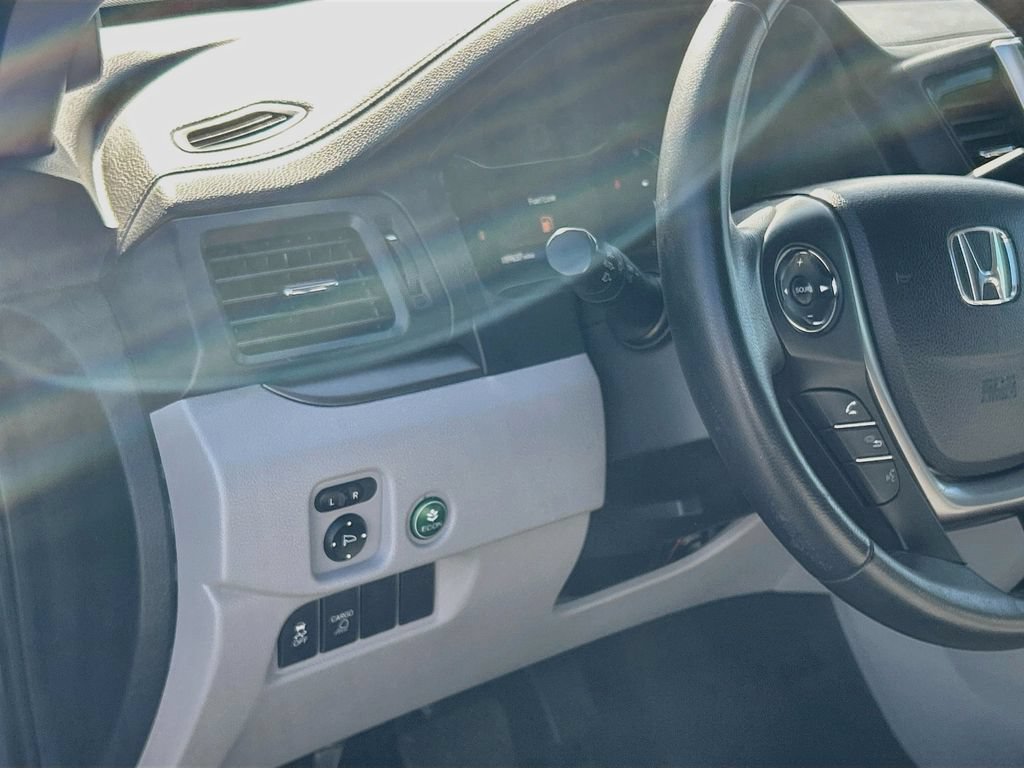 Used 2017 Honda Ridgeline RTL image 10