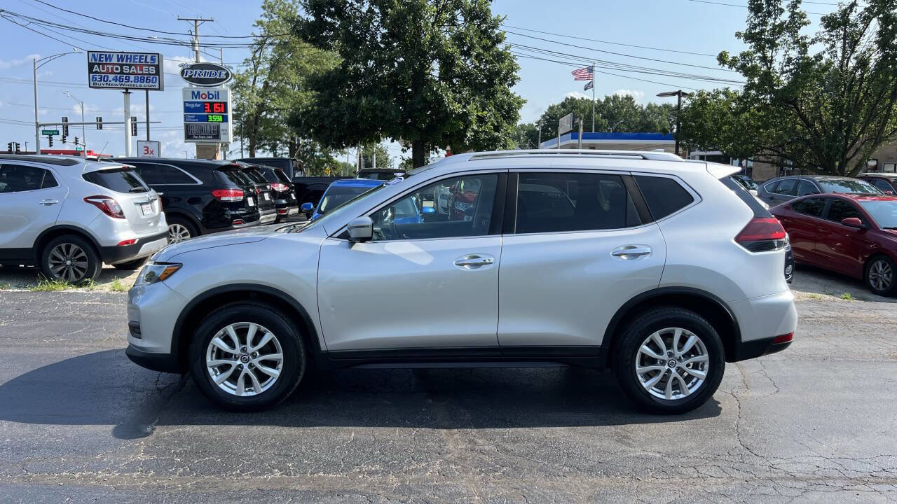 Used 2018 Nissan Rogue SV w/ Premium Package image 2