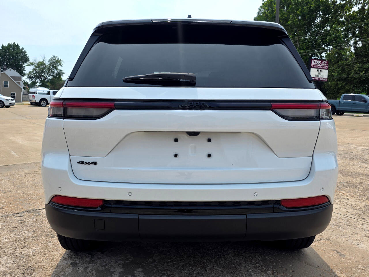 Used 2024 Jeep Grand Cherokee Altitude image 19